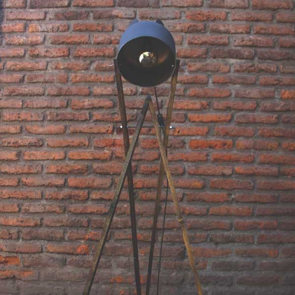Lámpara de pie- Patilarga