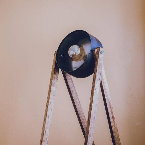 Lámpara de Pie- Satélite