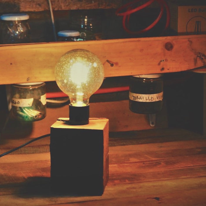 Lámpara de velador - Sir cubo